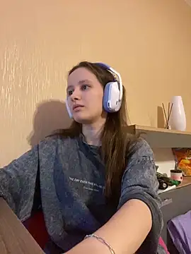 Snapshot of babywaifu chatting on 02.09.25 babywaifu online show from 02.09.25