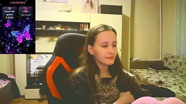 Snapshot of babywaifu chatting on 10.02.25 babywaifu online show from 10.02.25