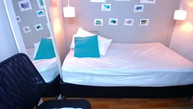 kiara evanss online show from 03.04.25