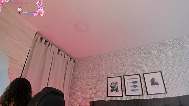 Snapshot of emma__smith1 chatting on 02.04.25 emma smith1 online show from 02.04.25