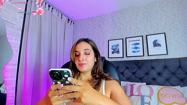 Snapshot of emma__smith1 chatting on 02.08.25 emma smith1 online show from 02.08.25