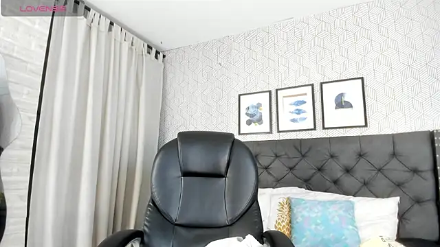 Snapshot of emma__smith1 chatting on 02.28.25 emma smith1 online show from 02.28.25