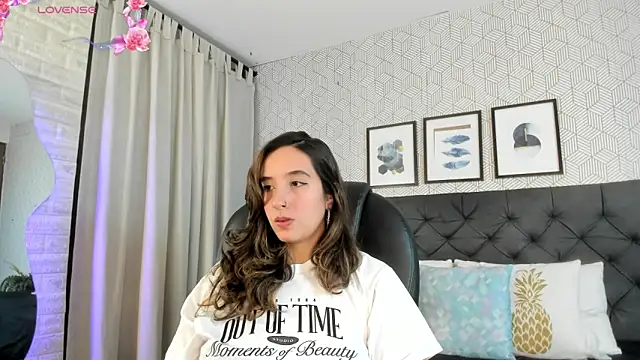 Snapshot of emma__smith1 chatting on 03.04.25 emma smith1 online show from 03.04.25