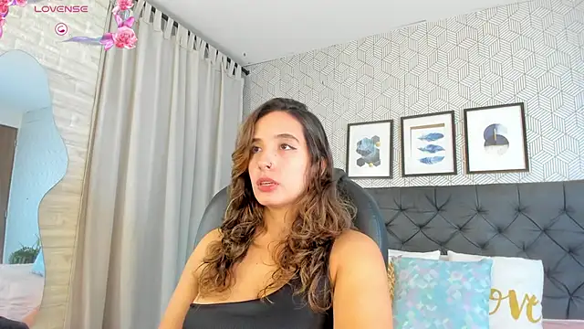 Snapshot of emma__smith1 chatting on 03.13.25 emma smith1 online show from 03.13.25