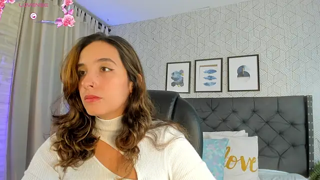 Snapshot of emma__smith1 chatting on 03.14.25 emma smith1 online show from 03.14.25