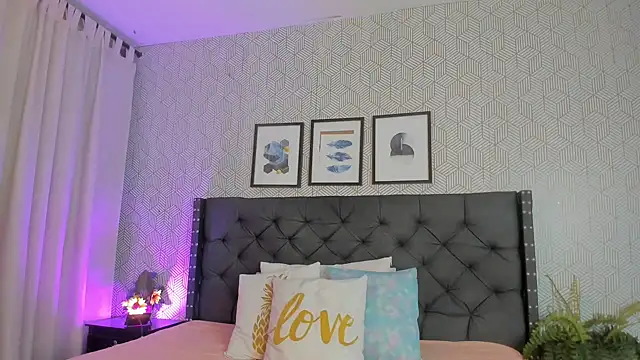 Snapshot of emma__smith1 chatting on 03.21.25 emma smith1 online show from 03.21.25