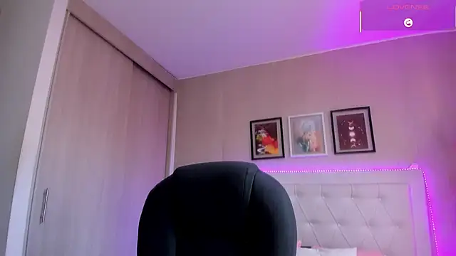 Snapshot of emma__smith1 chatting on 02.11.26 emma smith1 online show from 02.11.26