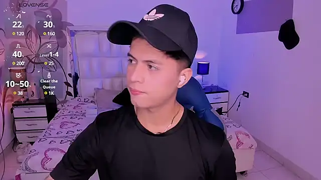 Snapshot of Niicky1_ chatting on 12.11.24 Niicky1  online show from 12.11.24