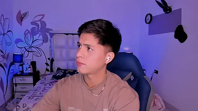 Snapshot of Niicky1_ chatting on 12.12.24 Niicky1  online show from 12.12.24