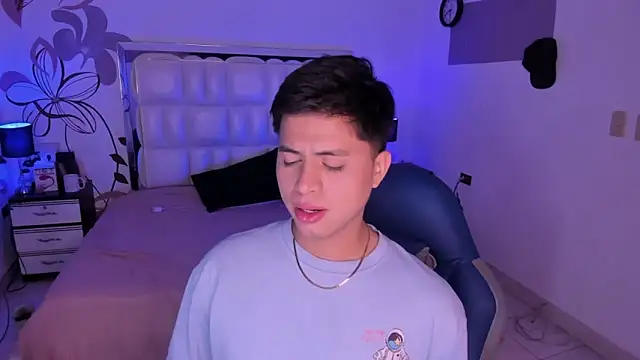 Snapshot of Niicky1_ chatting on 12.30.24 Niicky1  online show from 12.30.24