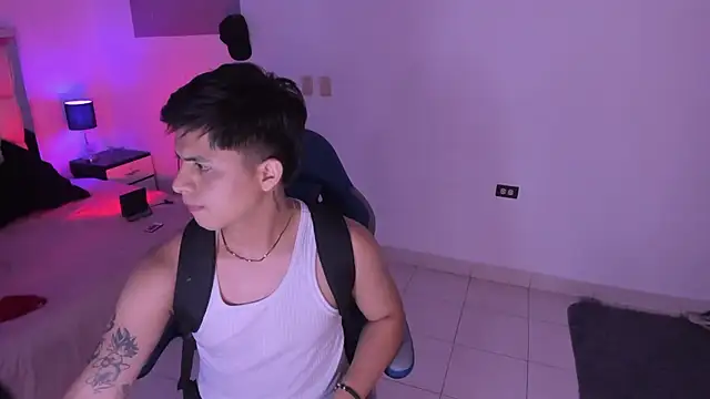 Snapshot of Niicky1_ chatting on 01.05.25 Niicky1  online show from 01.05.25