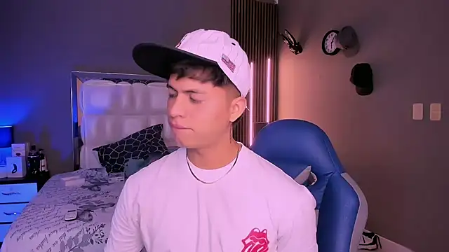 Snapshot of Niicky1_ chatting on 03.19.25 Niicky1  online show from 03.19.25