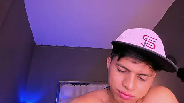 Snapshot of Niicky1_ chatting on 03.20.25 Niicky1  online show from 03.20.25