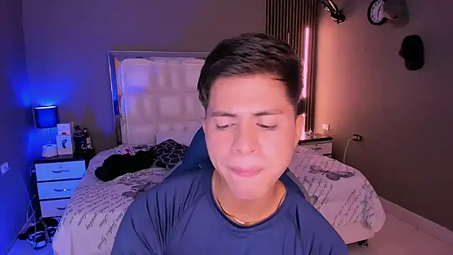 Snapshot of Niicky1_ chatting on 03.20.25 Niicky1  online show from 03.20.25