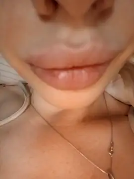 Elza kom online show from 02.20.25