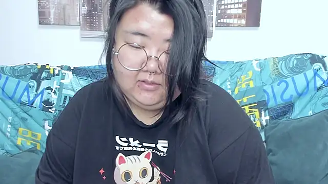 Snapshot of Nadine_asian chatting on 09.25.25 Nadine asian online show from 09.25.25