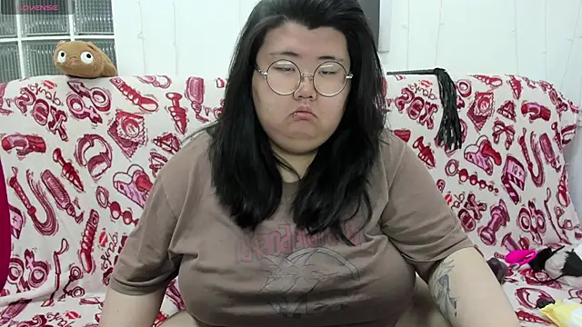 Snapshot of Nadine_asian chatting on 05.30.26 Nadine asian online show from 05.30.26