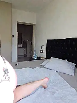 Laurahorney xo online show from 03.08.25