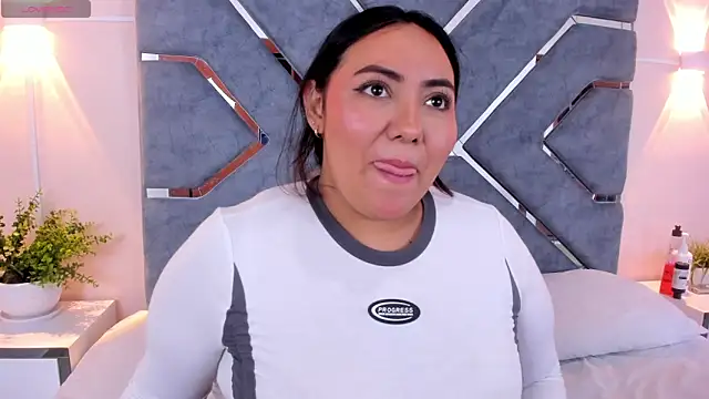 LucciaPorter online show from 12.01.25