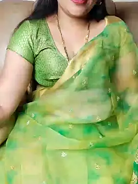 Traditional Housewife  online show from 01.08.25