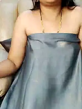 Traditional Housewife  online show from 02.08.25