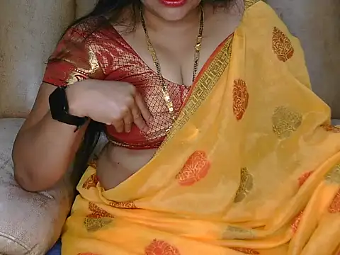 Traditional Housewife  online show from 03.01.25