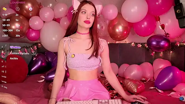 Snapshot of PrettyLilie chatting on 02.14.26 PrettyLilie online show from 02.14.26