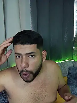 Snapshot of passionate_love22 chatting on 10.23.25 passionate love22 online show from 10.23.25