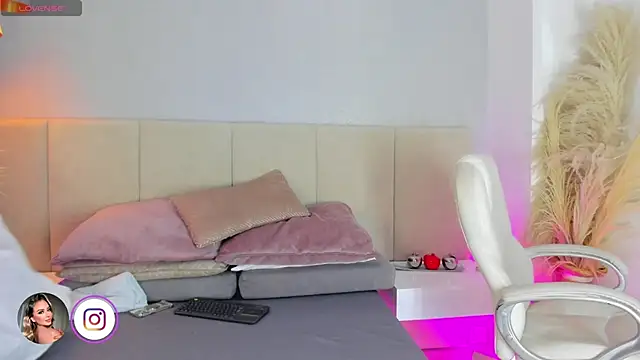 sofia pamela online show from 12.15.25