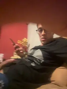 Snapshot of Magicerosxx69 chatting on 10.10.25 Magicerosxx69 online show from 10.10.25