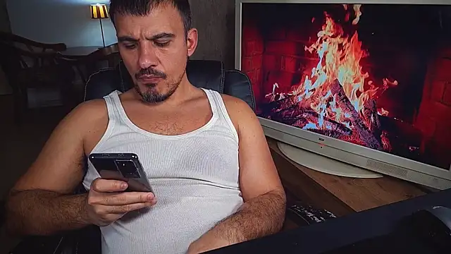 Snapshot of officeman7 chatting on 01.30.25 officeman7 online show from 01.30.25