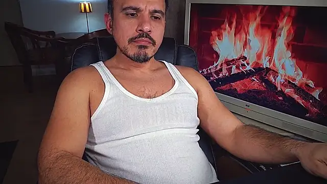 Snapshot of officeman7 chatting on 02.07.25 officeman7 online show from 02.07.25