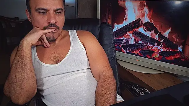 Snapshot of officeman7 chatting on 02.15.25 officeman7 online show from 02.15.25