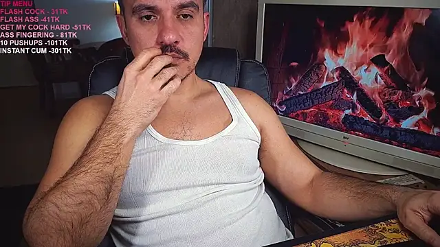 Snapshot of officeman7 chatting on 03.05.25 officeman7 online show from 03.05.25