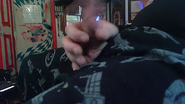 Snapshot of duggiefresh chatting on 01.30.25 duggiefresh online show from 01.30.25