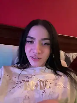 Snapshot of ShannonShanny chatting on 12.17.24 ShannonShanny online show from 12.17.24