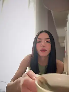 Snapshot of ShannonShanny chatting on 03.18.25 ShannonShanny online show from 03.18.25