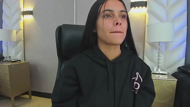 ChloeHarper  online show from 12.17.25