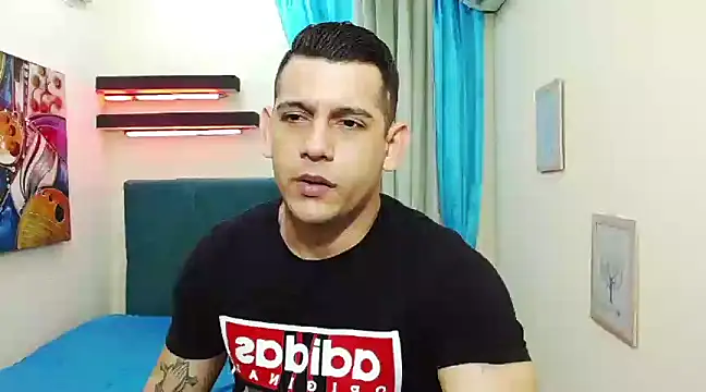 Snapshot of master_monstercock_ chatting on 03.10.25 master monstercock online show from 03.10.25