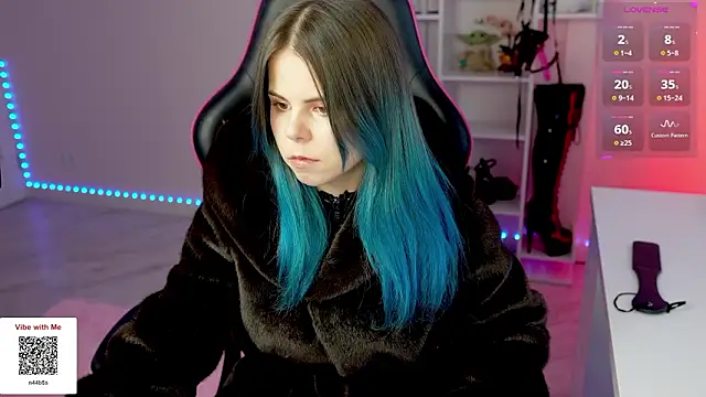 Latex Kitty online show from 02.01.26