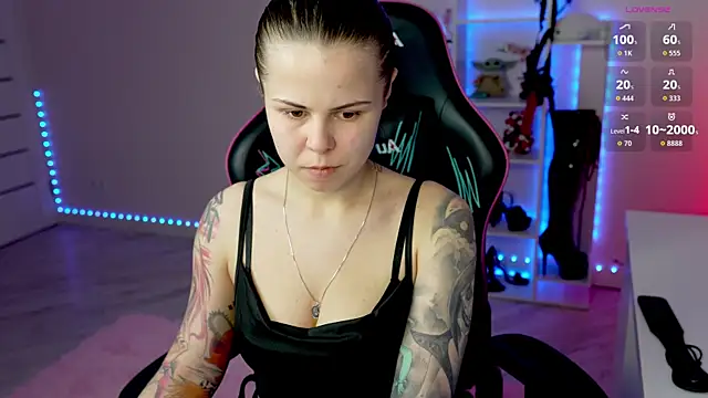 Latex Kitty online show from 04.29.26