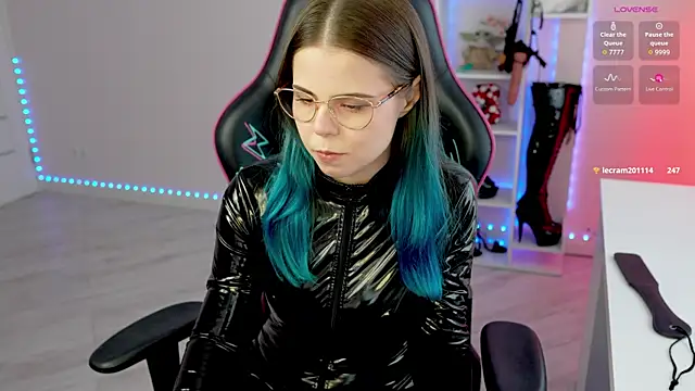 Latex Kitty online show from 06.15.26