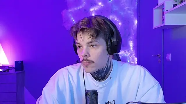 DENIS HERE online show from 01.22.25