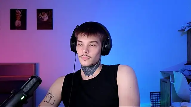 DENIS HERE online show from 11.21.25