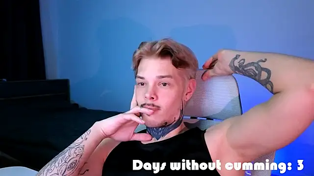 DENIS HERE online show from 04.22.26