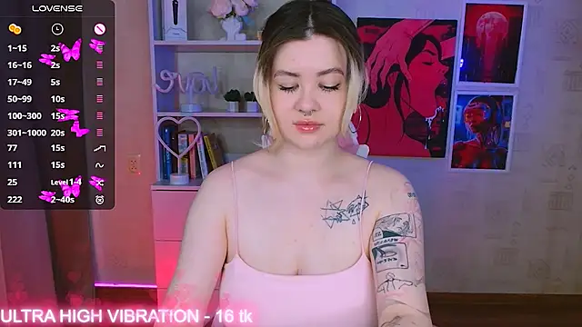 Snapshot of cutie_mili chatting on 03.02.25 cutie mili online show from 03.02.25