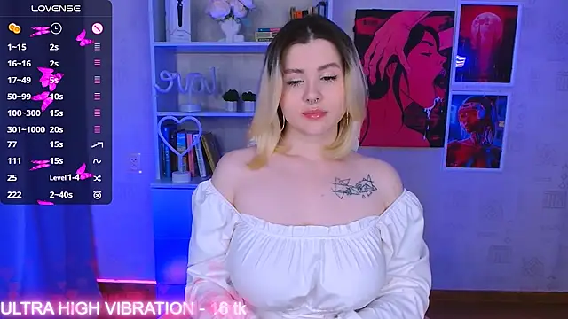 Snapshot of cutie_mili chatting on 03.09.25 cutie mili online show from 03.09.25