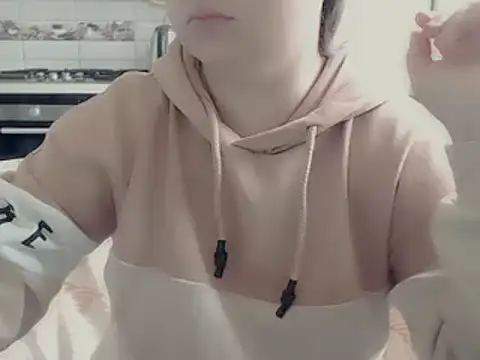 Snapshot of whiteFlower chatting on 12.03.24 whiteFlower online show from 12.03.24