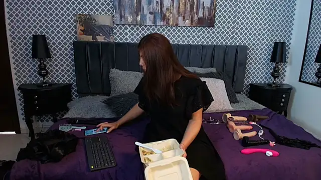 scarlett moore online show from 03.09.25