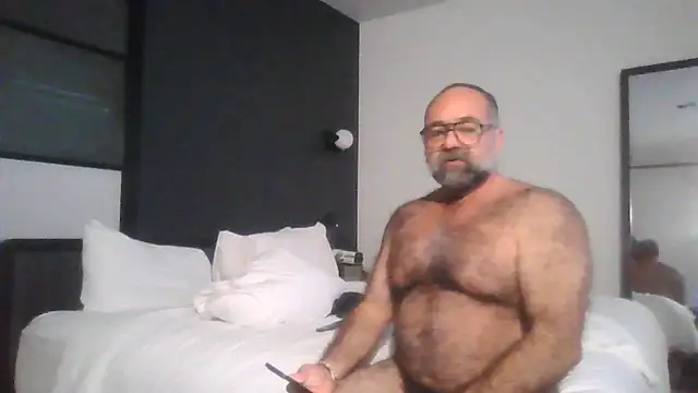 Snapshot of chainjulious chatting on 05.15.26 chainjulious online show from 05.15.26